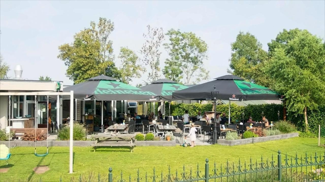 'T Zeeuwse Achteruusje Sint-Annaland Exterior foto